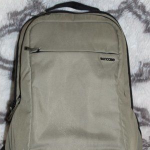 Incase Icon Lite Backpack Desert Green & Black